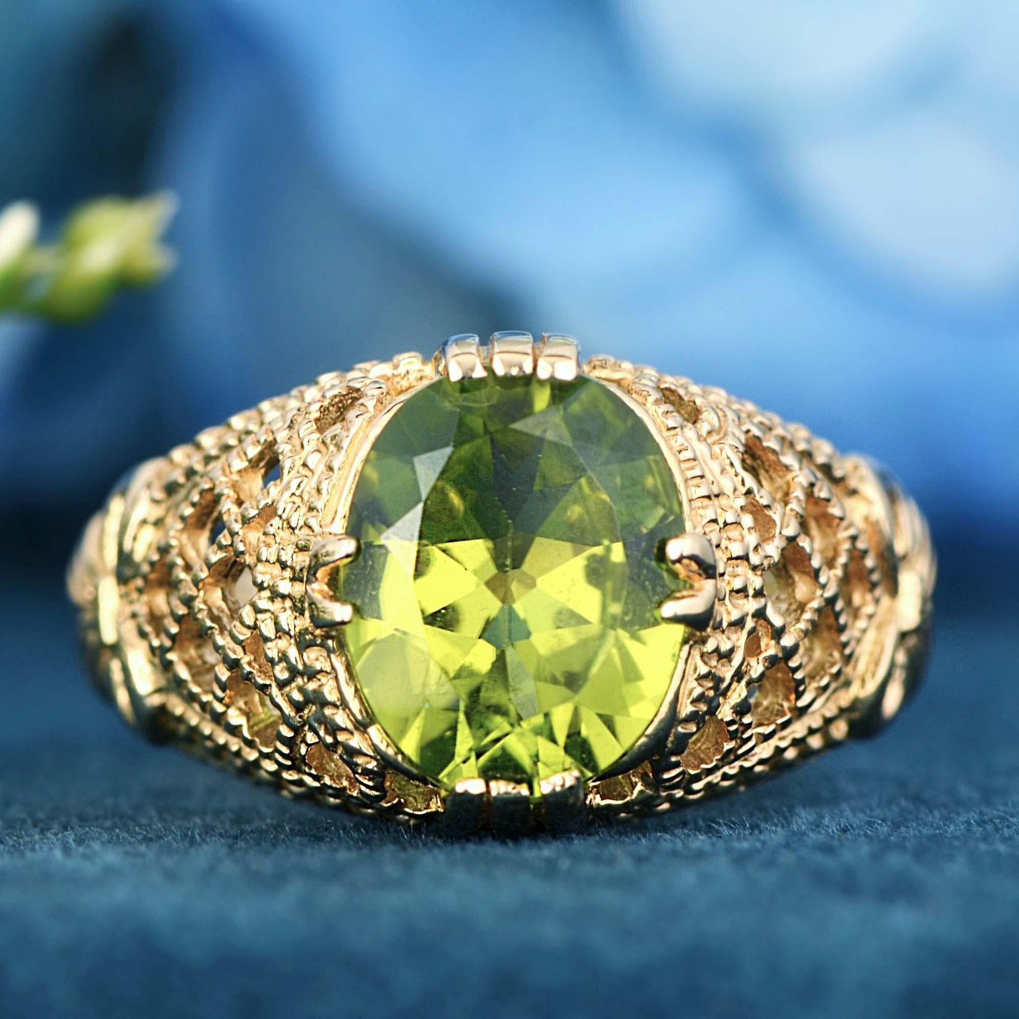 For Sale:  Natural Peridot Vintage Style Filigree Cocktail Ring in 9K Yellow Gold 3