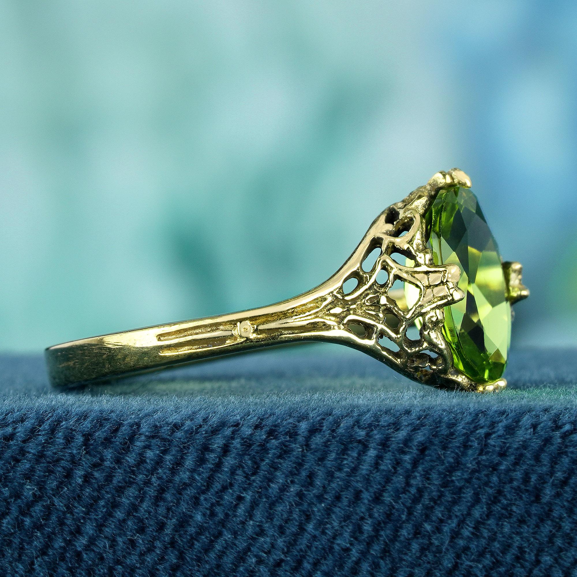 Edwardian Natural Peridot Vintage Style Filigree Solitaire Ring in Solid 9K Yellow Gold For Sale