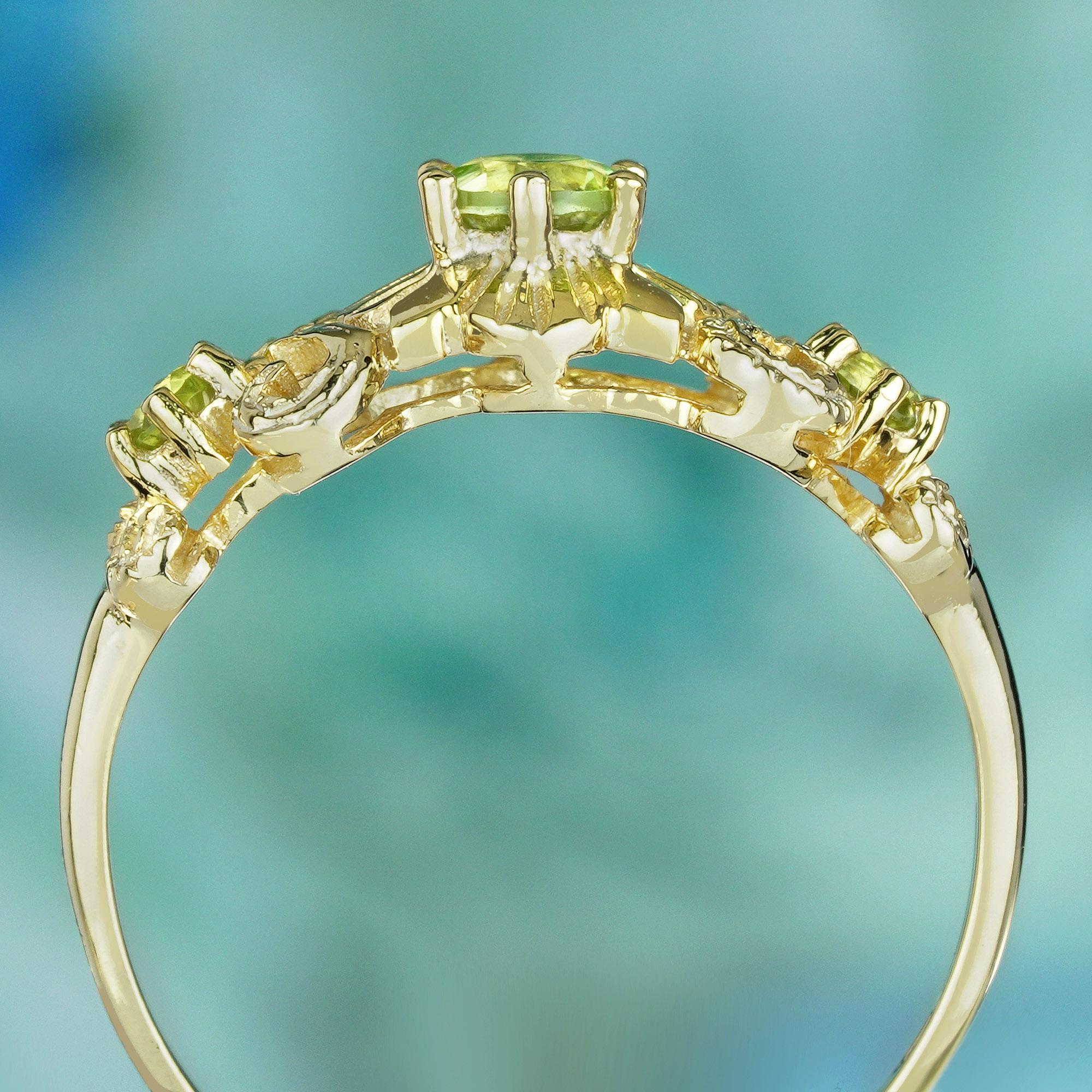 Natural Peridot Vintage Style Ring in Solid 9K Yellow Gold In New Condition For Sale In Bangkok, TH