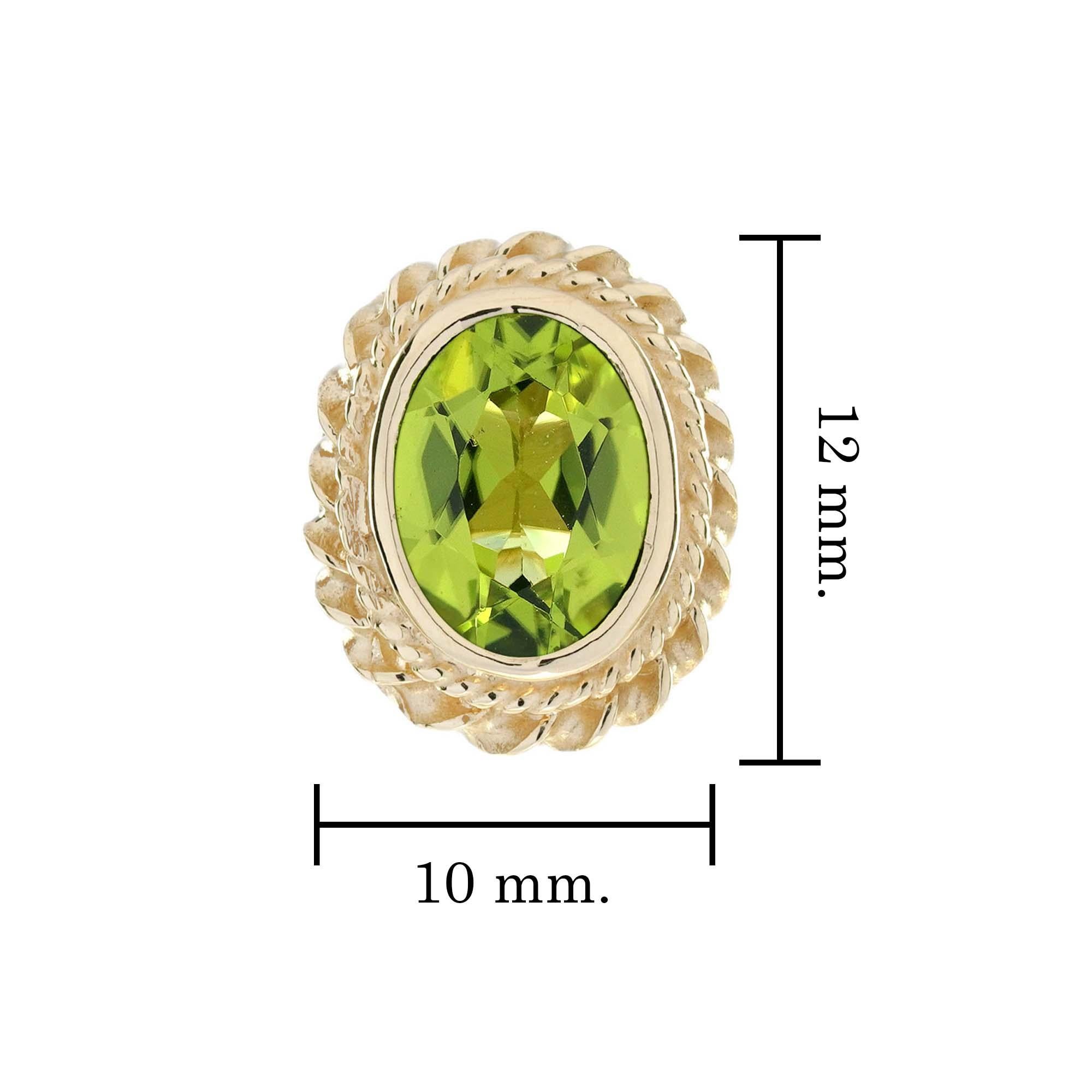 Natural Peridot Vintage Style Rope Motif Stud Earrings in 9K Yellow Gold In New Condition For Sale In Bangkok, TH