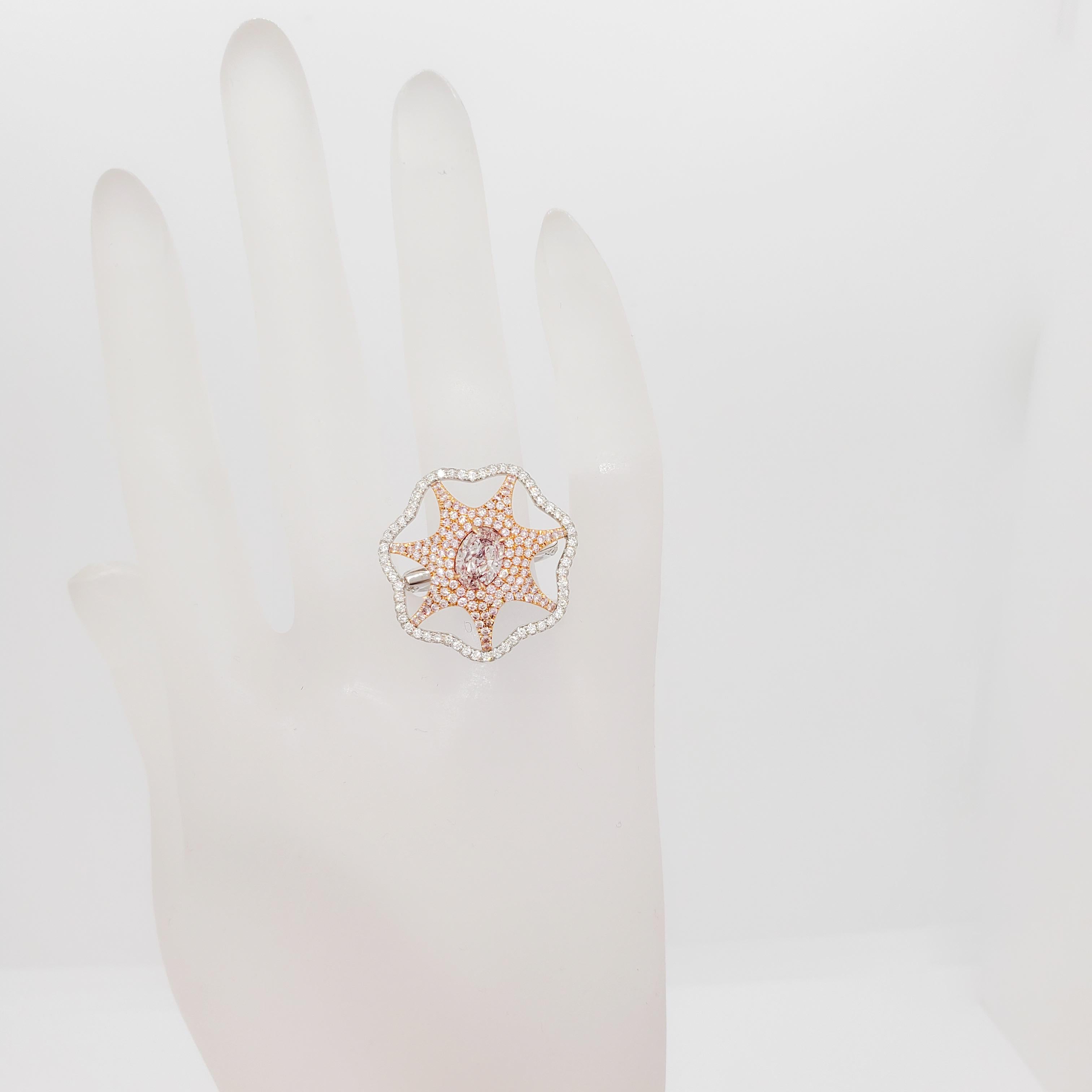 Natural Pink and White Diamond Starfish Design Cocktail Ring in 18k Gold In New Condition For Sale In Los Angeles, CA