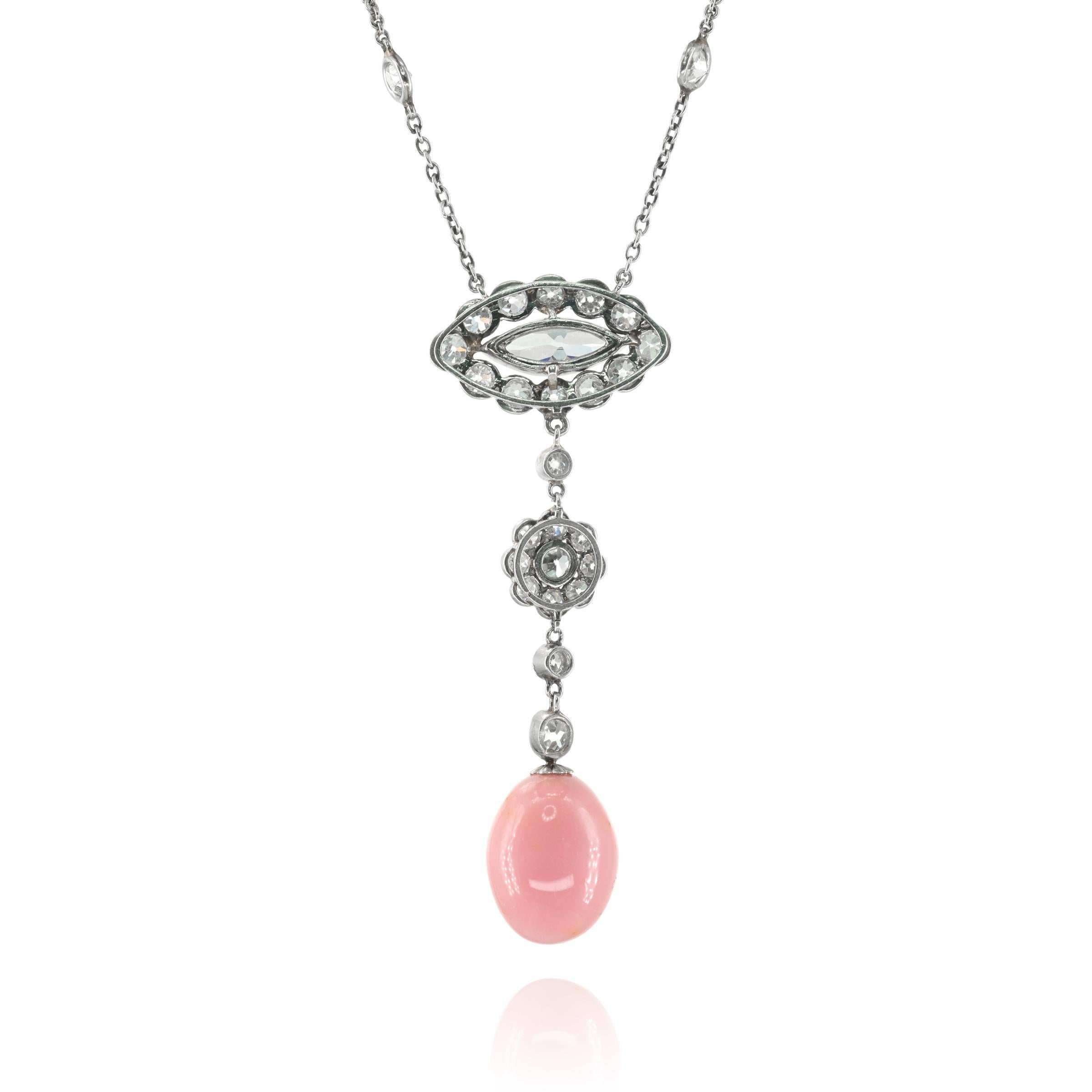 Taille mixte Pendentif en platine avec perle conque rose naturelle de 12,98 carats et diamants / rapport GIA en vente