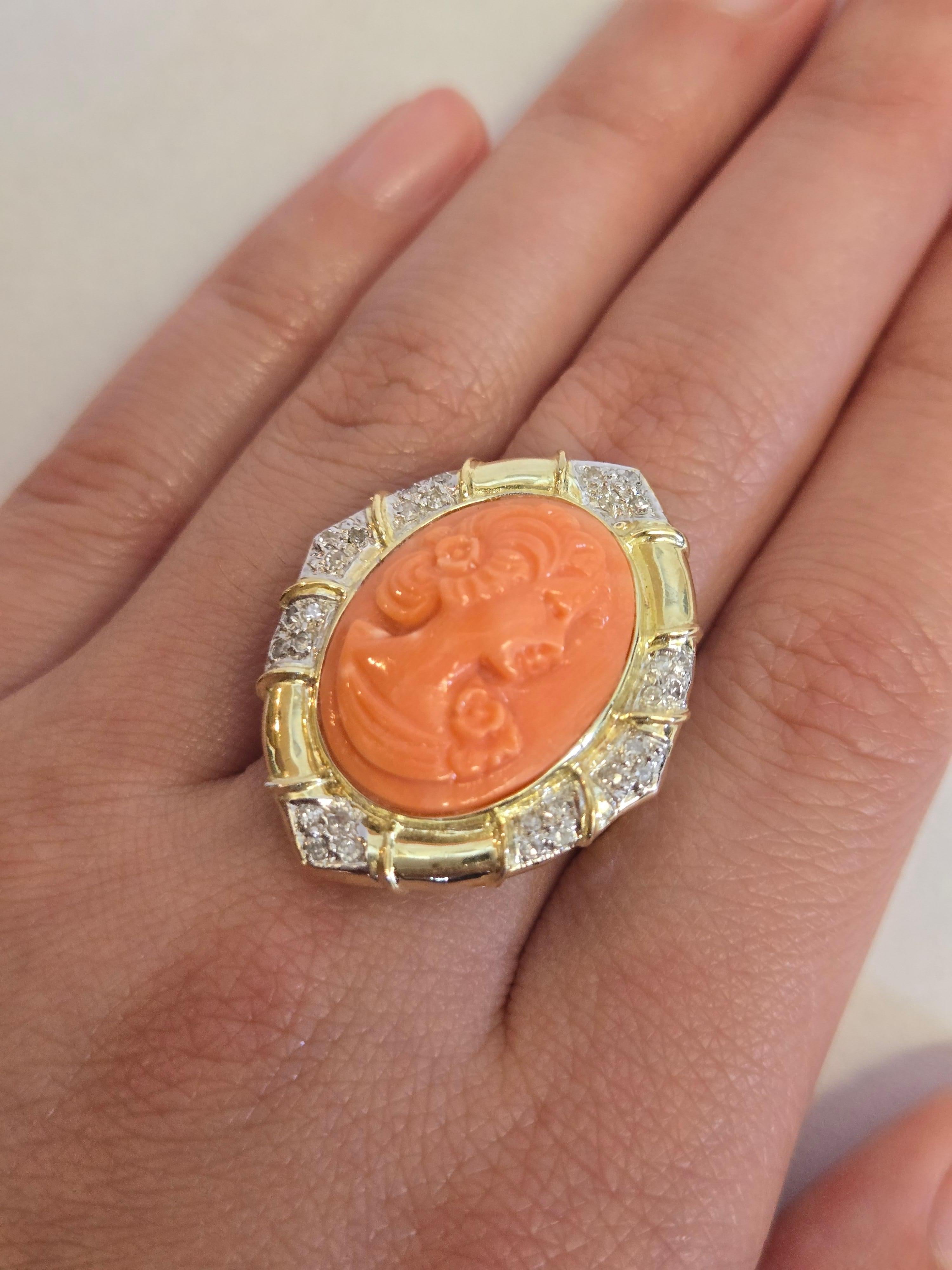 Natürliche rosa Koralle und Diamant Ring in 14K Gelbgold im Angebot 3
