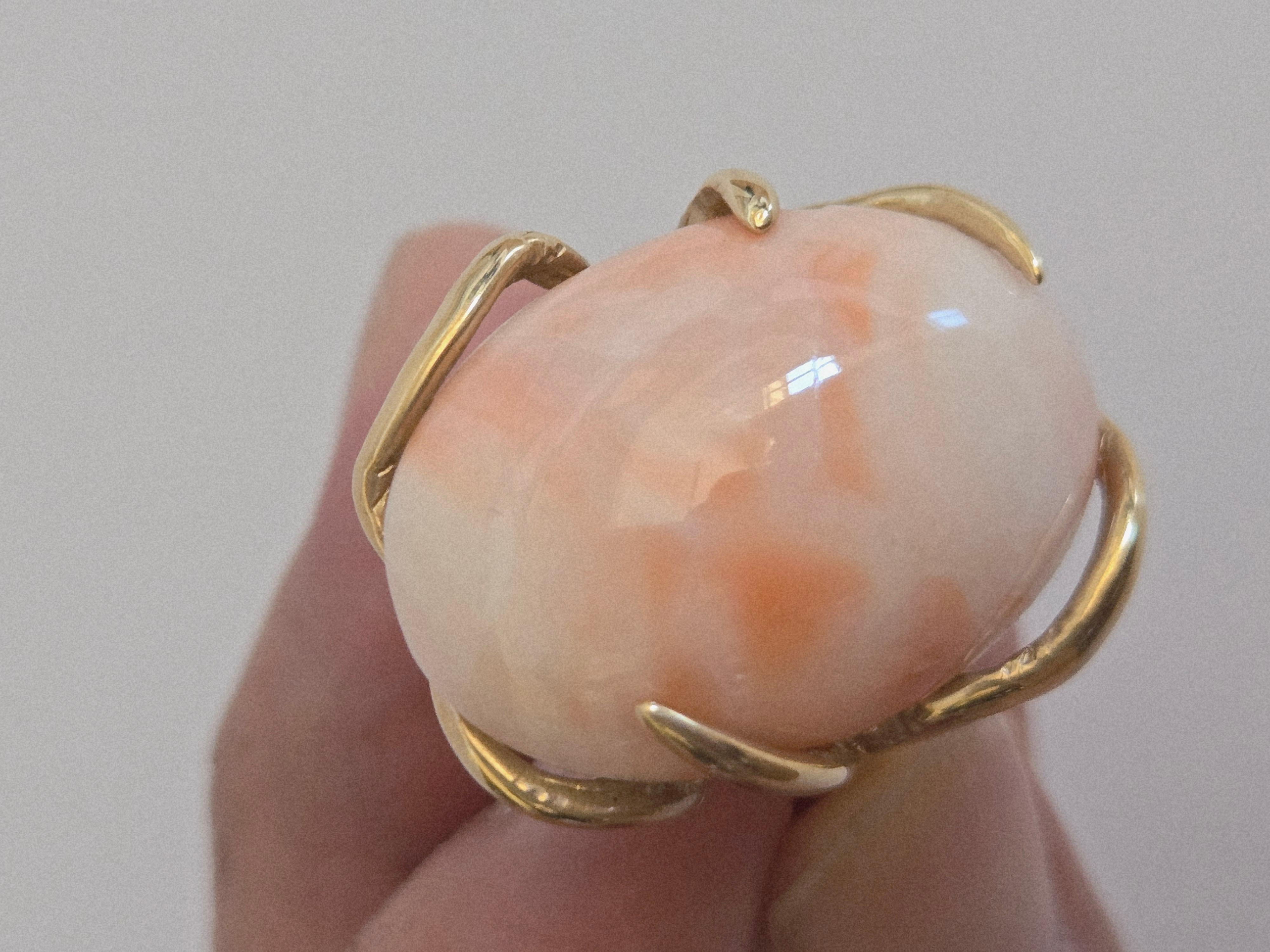 Bague en or 14 carats faite à la main en corail rose naturel en vente 5