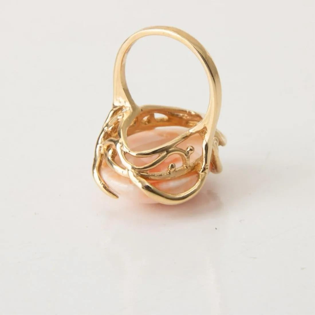 Bague en or 14 carats faite à la main en corail rose naturel Unisexe en vente