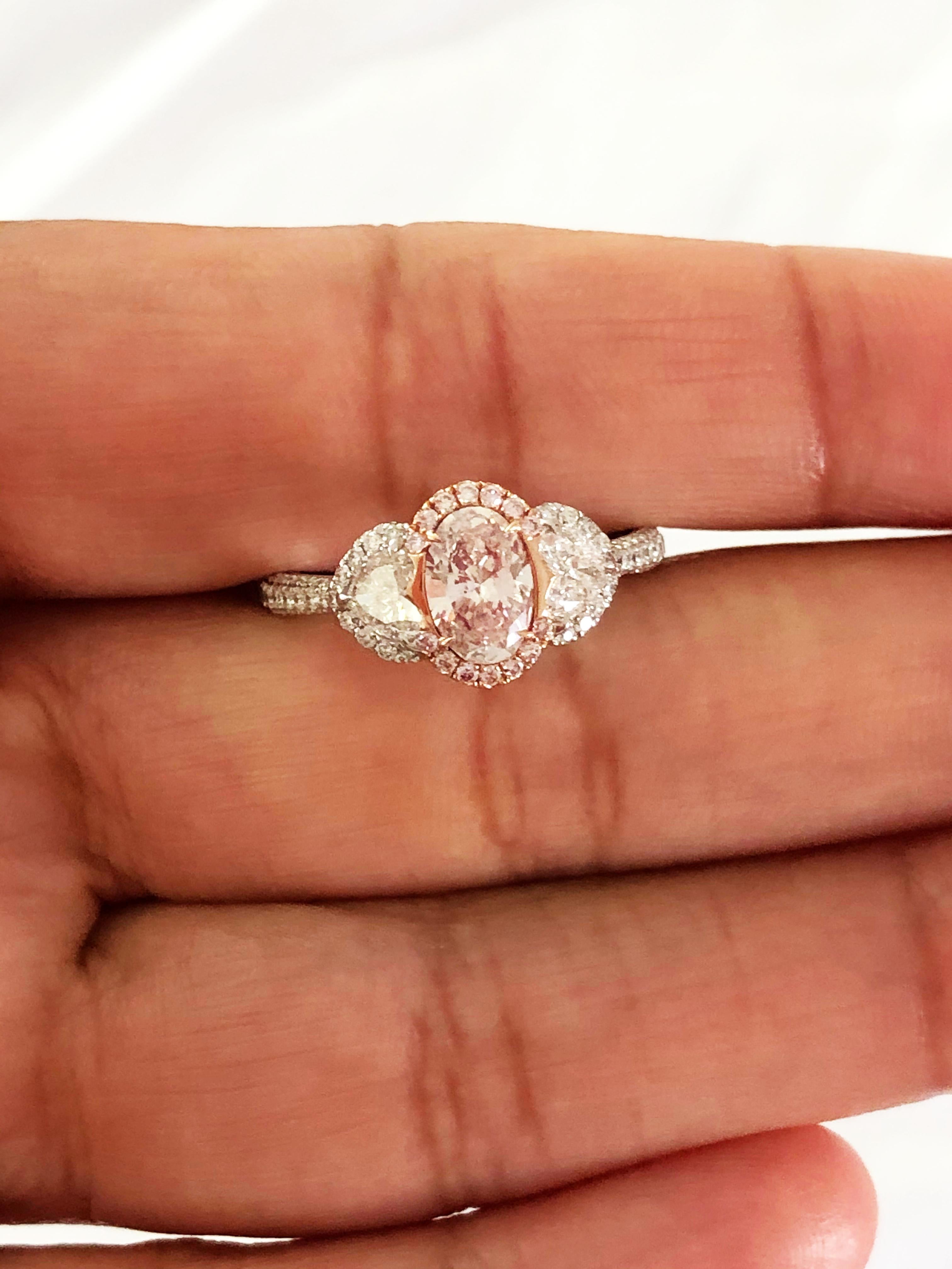 Natural Pink Diamond Oval with White Diamonds in 18 Karat White Gold In New Condition In Los Angeles, CA