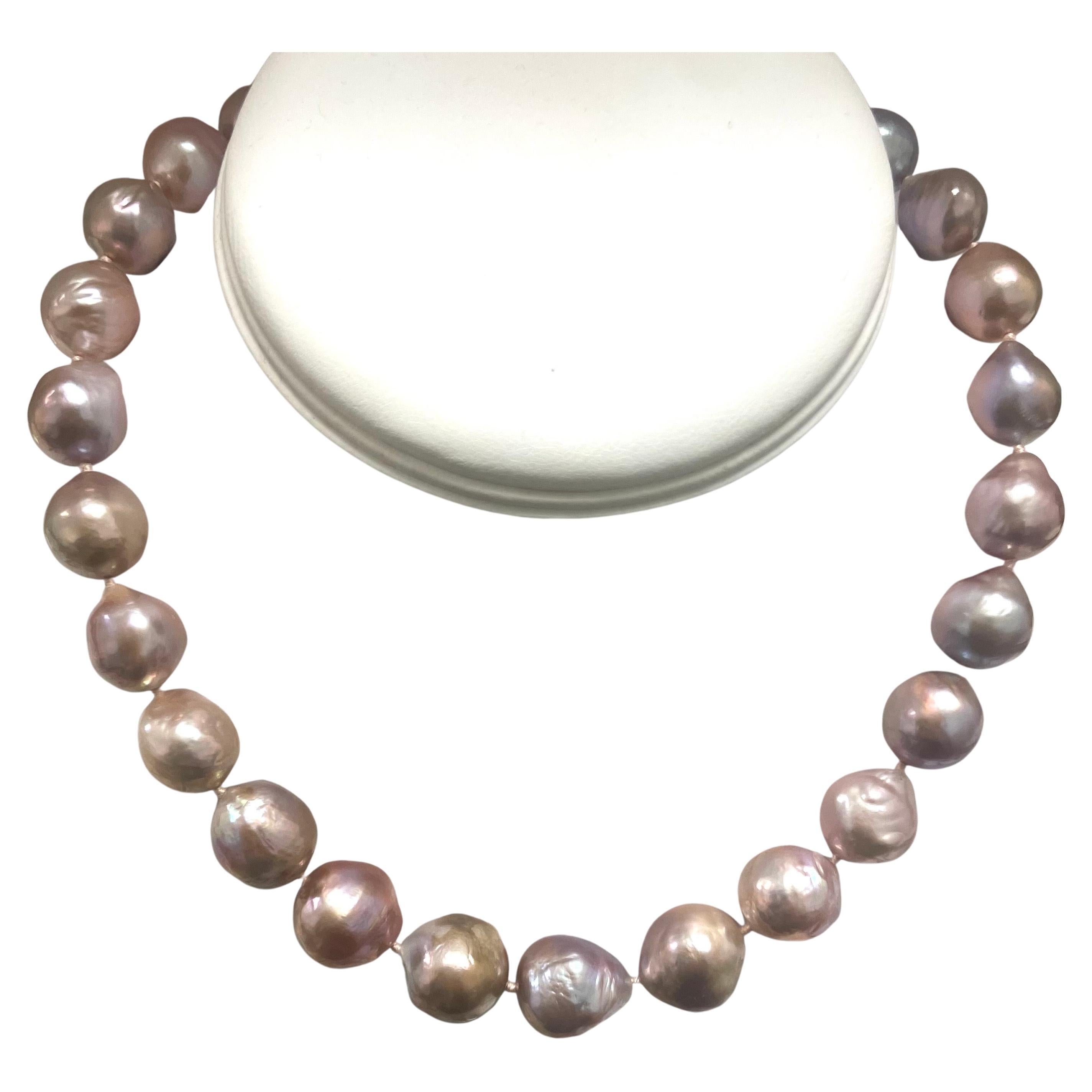 Natural Pink Extra Large Freshwater Pearl Paradizia Necklace In New Condition For Sale In Laguna Beach, CA