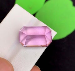 Piedra preciosa natural Kunzita rosa: 27,17 quilates Piedra facetada del mes de noviembre