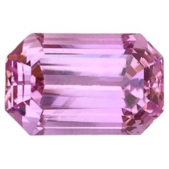 Piedra preciosa natural Kunzita rosa: 27,17 quilates Piedra facetada del mes de noviembre