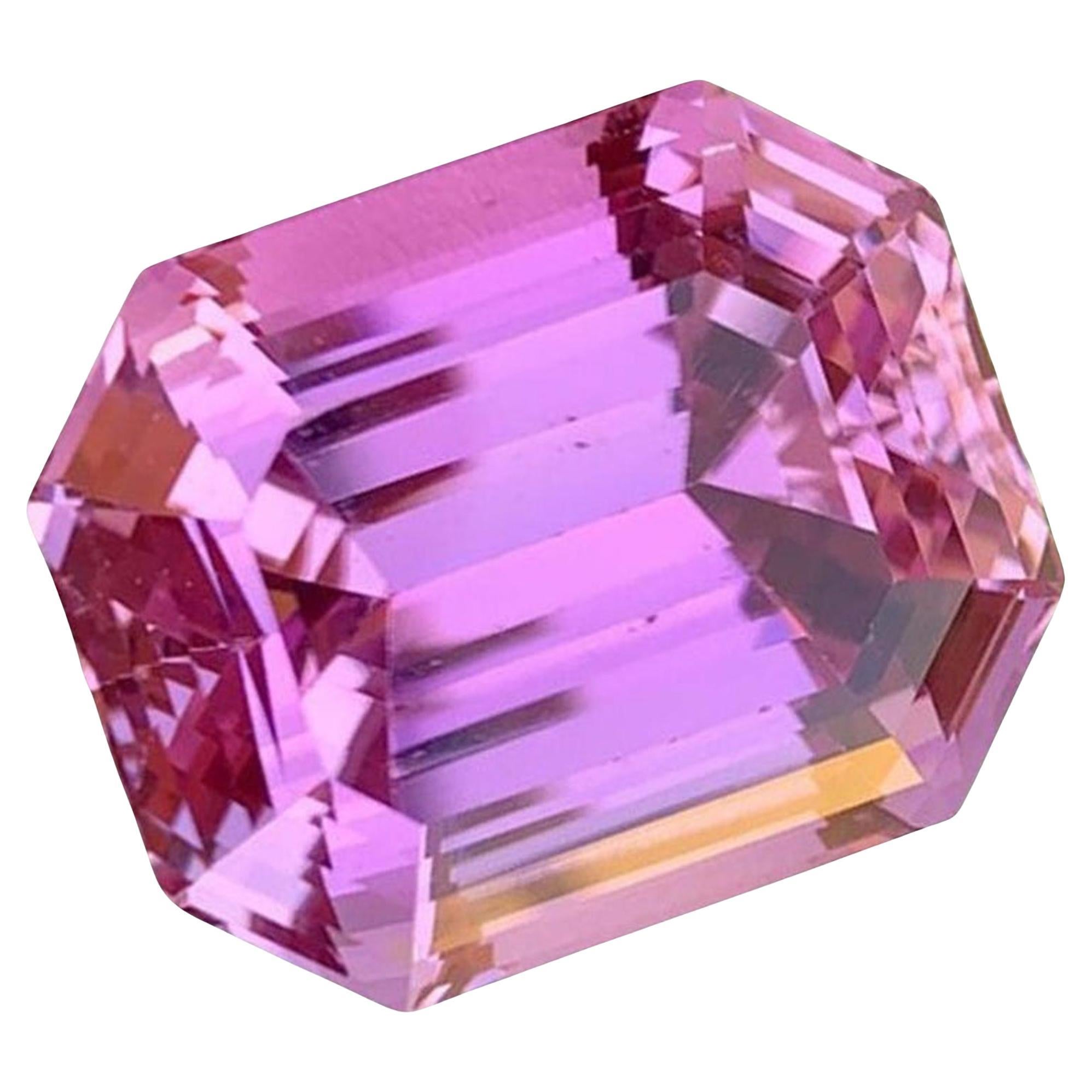 Kunzite rose naturelle : 80.80 Carat Emerald Cut, November Birthstone