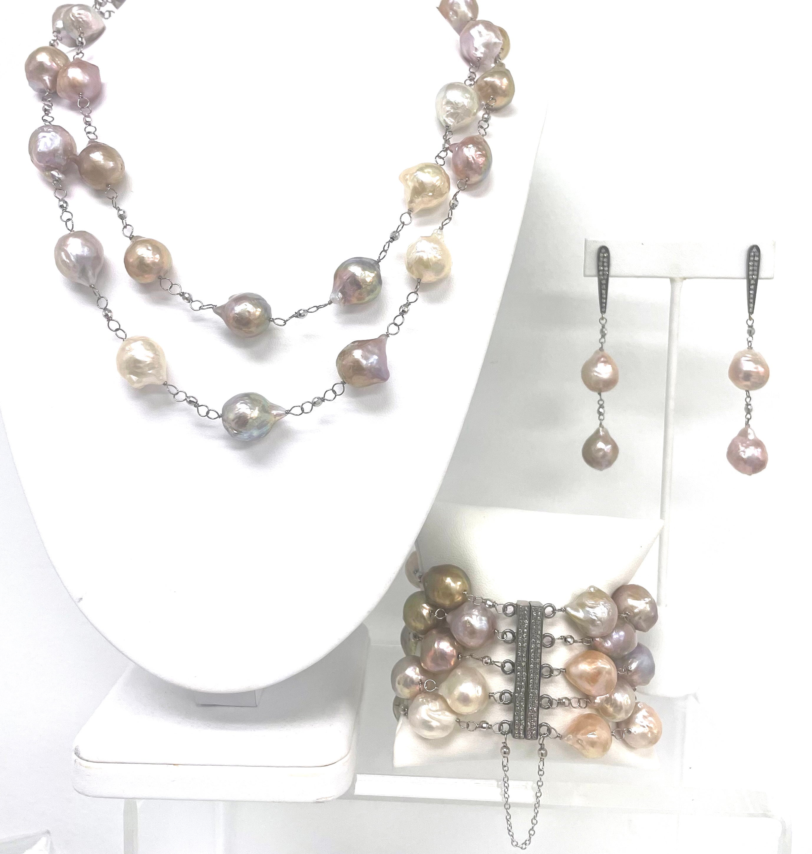 Natural Pink Large Freshwater Pearls with Diamonds Earrings In New Condition For Sale In Laguna Beach, CA