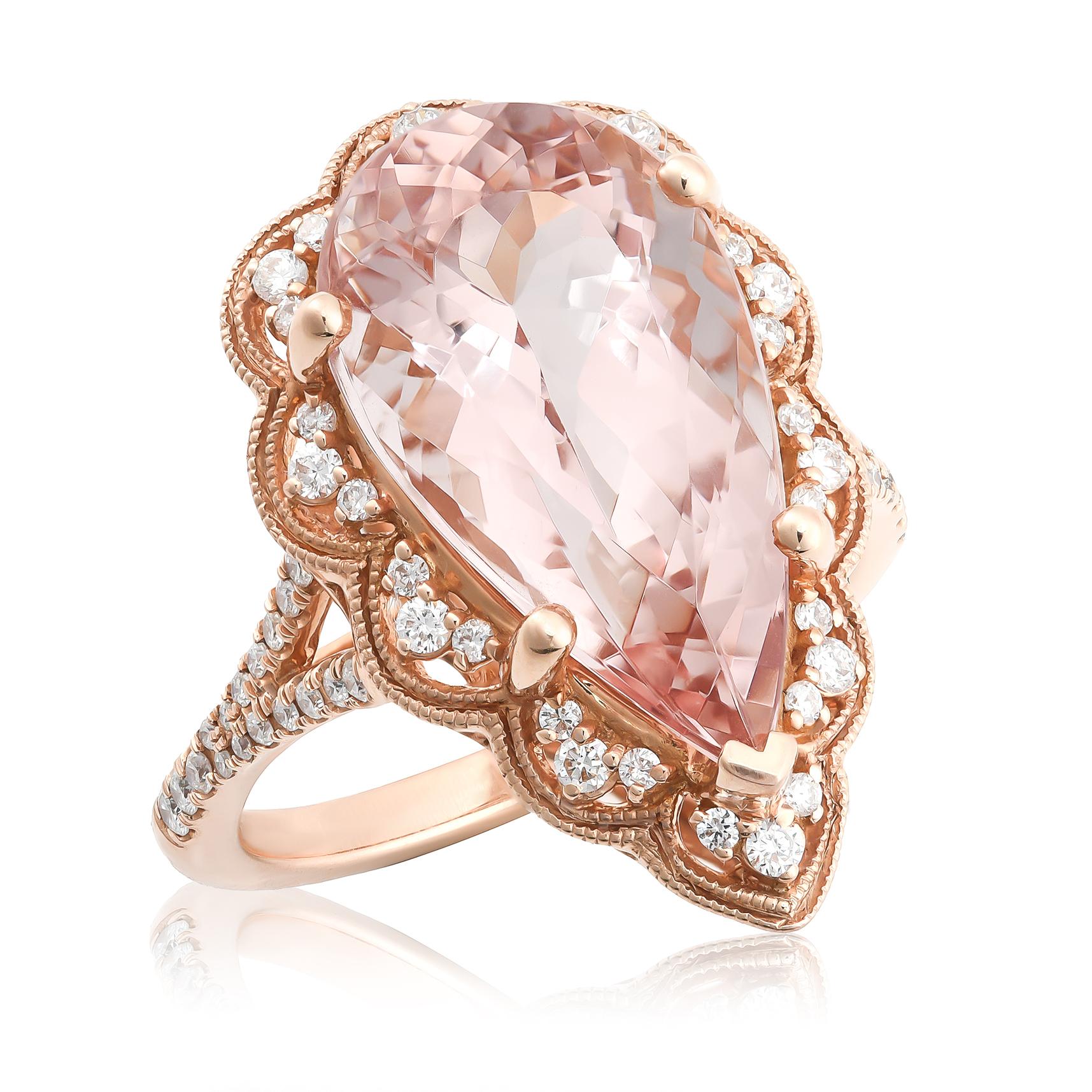 Discover the captivating elegance of this natural morganite ring, exquisitely set in 14K rose gold. This exceptional piece, complemented by sparkling diamonds, showcases the finest craftsmanship and the enchanting beauty of these precious gemstones.