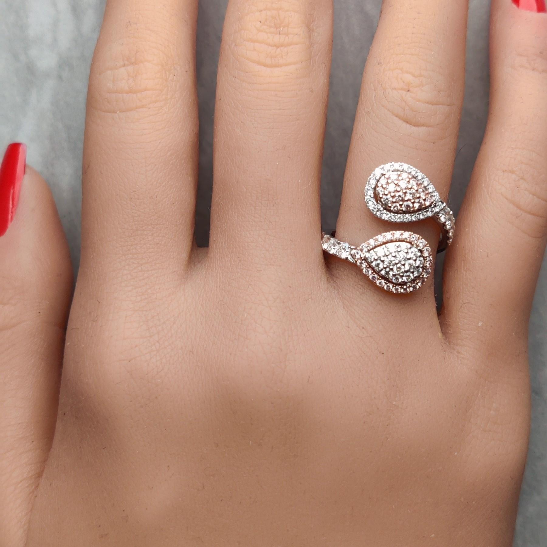 Natural Pink Round Diamond 1.15 Carat TW Rose Gold Cocktail Ring In New Condition For Sale In New York, NY
