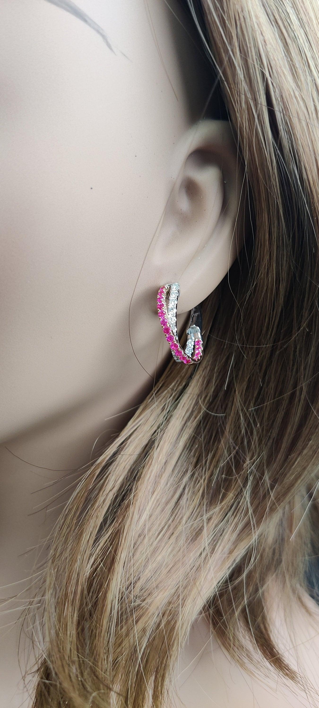 Pendientes de Zafiro Redondo Rosa Natural y Diamante Blanco 2.01 Quilates TW Oro Rosa en Nuevo estado para la venta en New York, NY