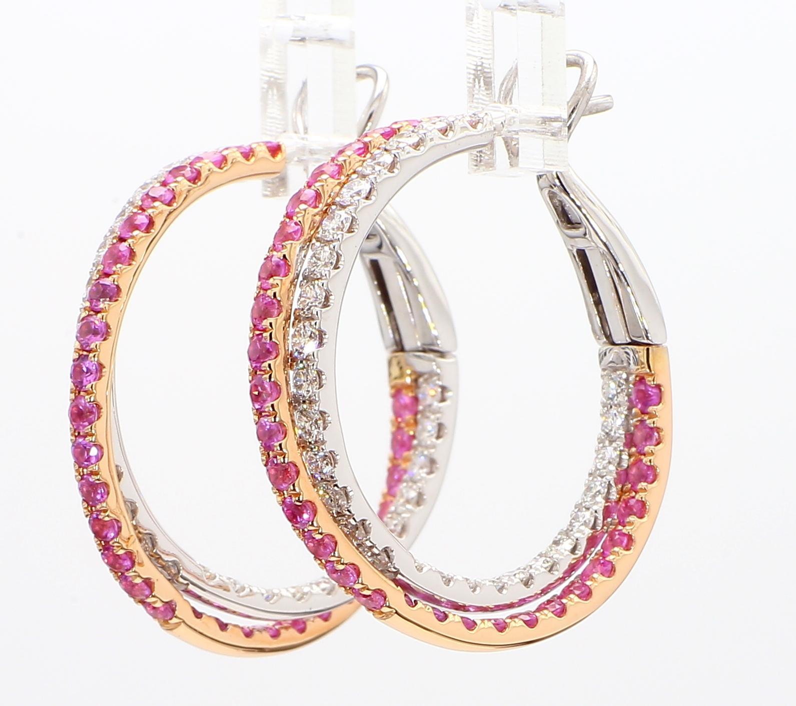 Preciosos pendientes de zafiro de RareGemWorld. Montada en un hermoso engaste de oro rosa y blanco de 18 quilates, con zafiros rosas naturales de talla redonda complementados por melee de diamantes blancos naturales redondos en una hermosa forma