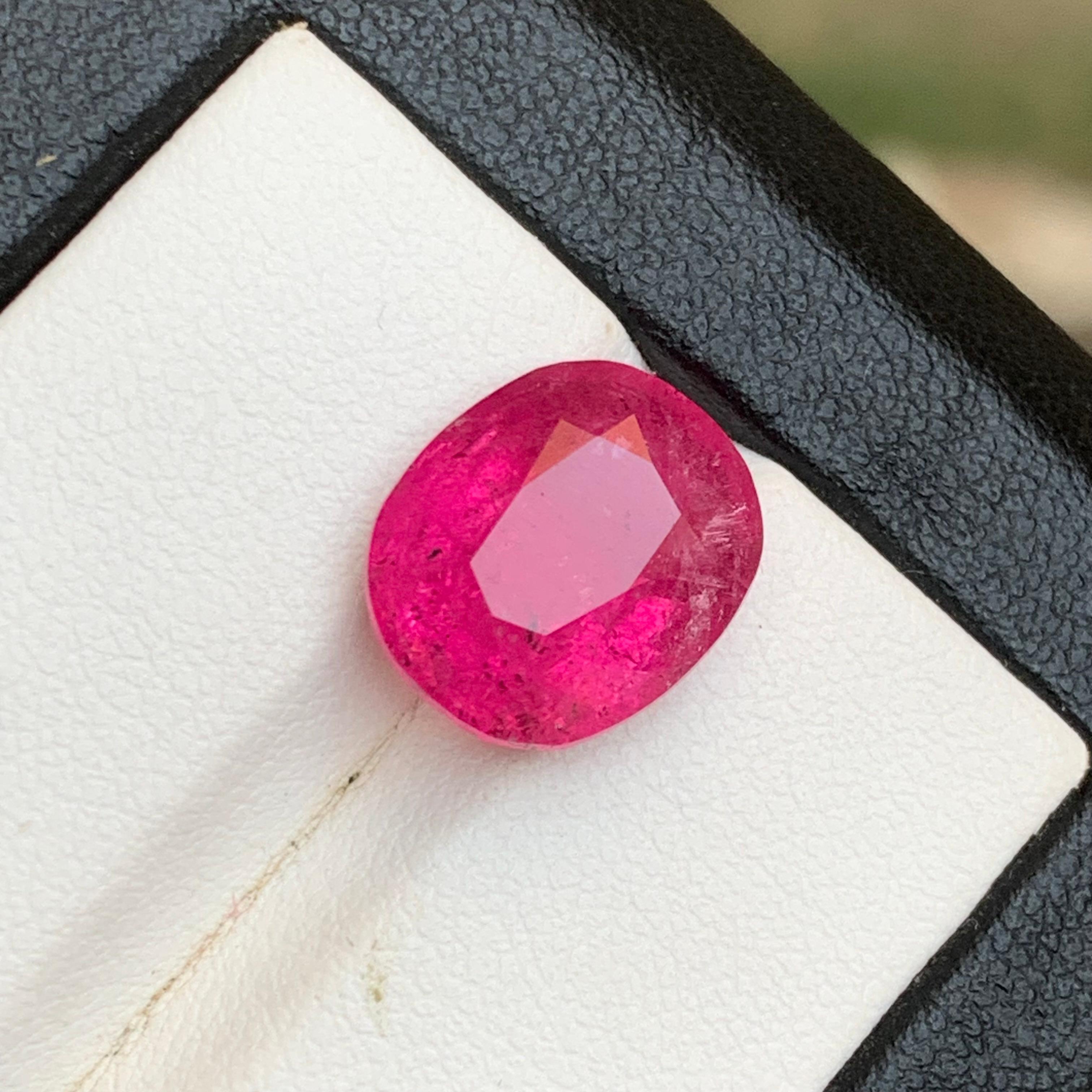Tormalina Rubellite Rosa Naturale 7,22 Ct Taglio Ovale Gemma Sciolta per Anello Jewell in vendita 1