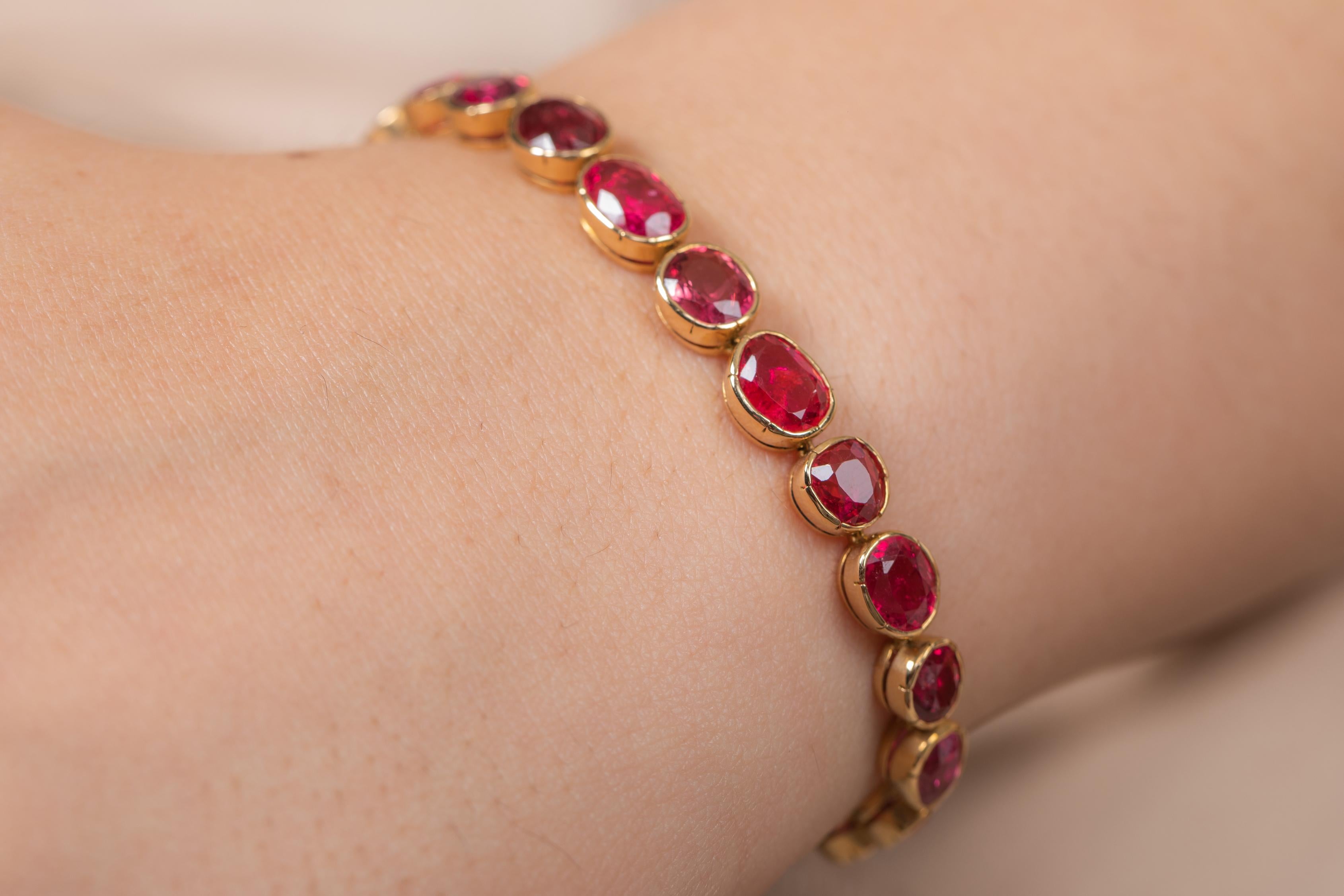 De las mujeres Pulsera de rubí rosa natural en oro amarillo de 18 quilates en venta
