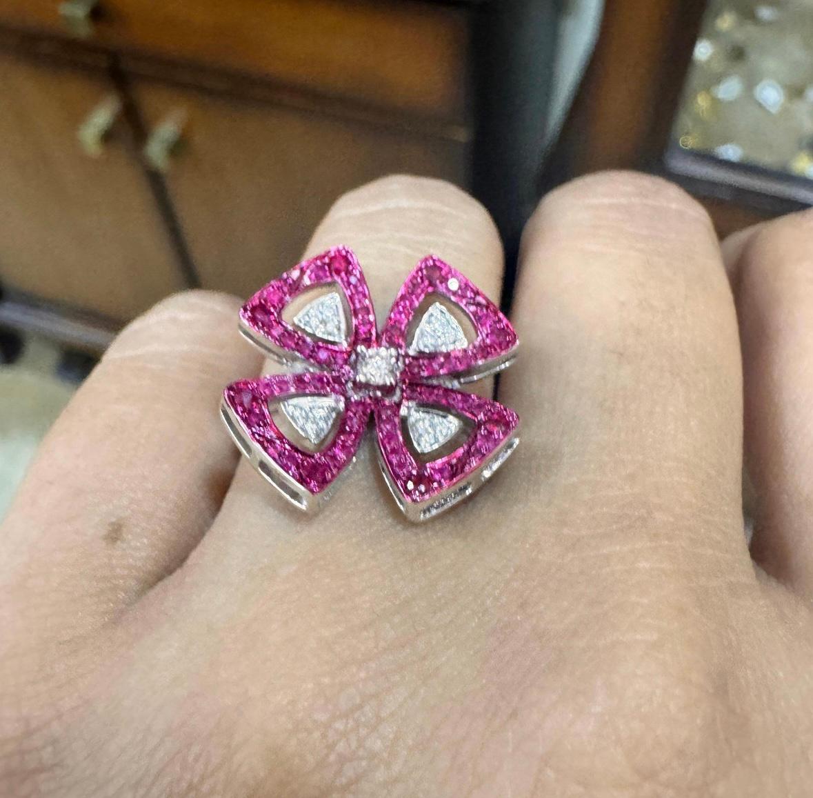 Ring aus 18 Karat Gold mit natürlichem rosa Saphir 0,43 Karat und Diamant 0,23 Karat Damen im Angebot