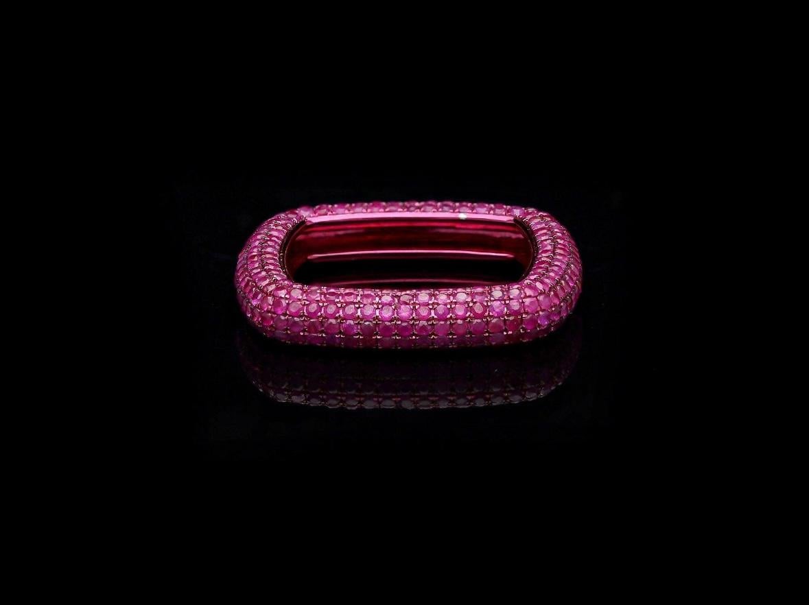 Ring aus 18 Karat Gold mit natürlichem rosa Saphir von 3,41 Karat (Rundschliff) im Angebot