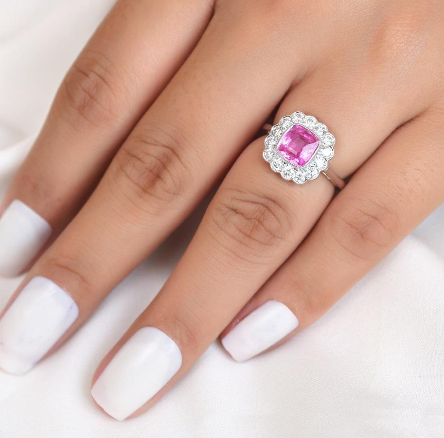 Anello con zaffiro rosa naturale e diamante asscher in oro 18 carati in vendita 3