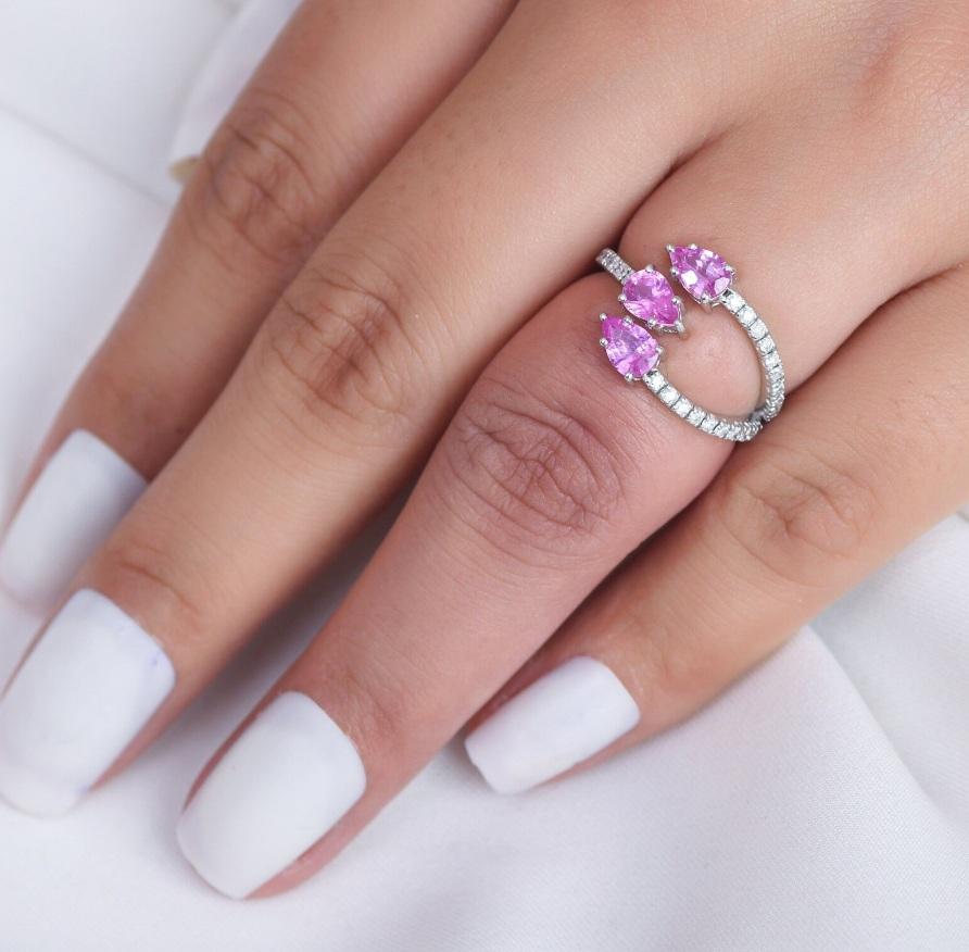 Ring mit natürlichem rosa Saphir aus 18 Karat Gold im Angebot 6