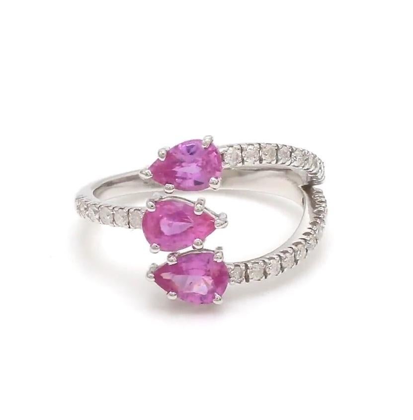 Rosa Saphir drei Stein Birne geschliffenen Diamanten Ewigkeit Band Ring Gold  Natürlicher offener rosa Saphir Ring Gold  Rosa Saphir-Diamant-Ring Gold

STEIN DETAILS :
✦ Edelstein :Pink Sapphire
✦ Edelsteinart : Natürlich
✦ Größe der Edelsteine: 6x4