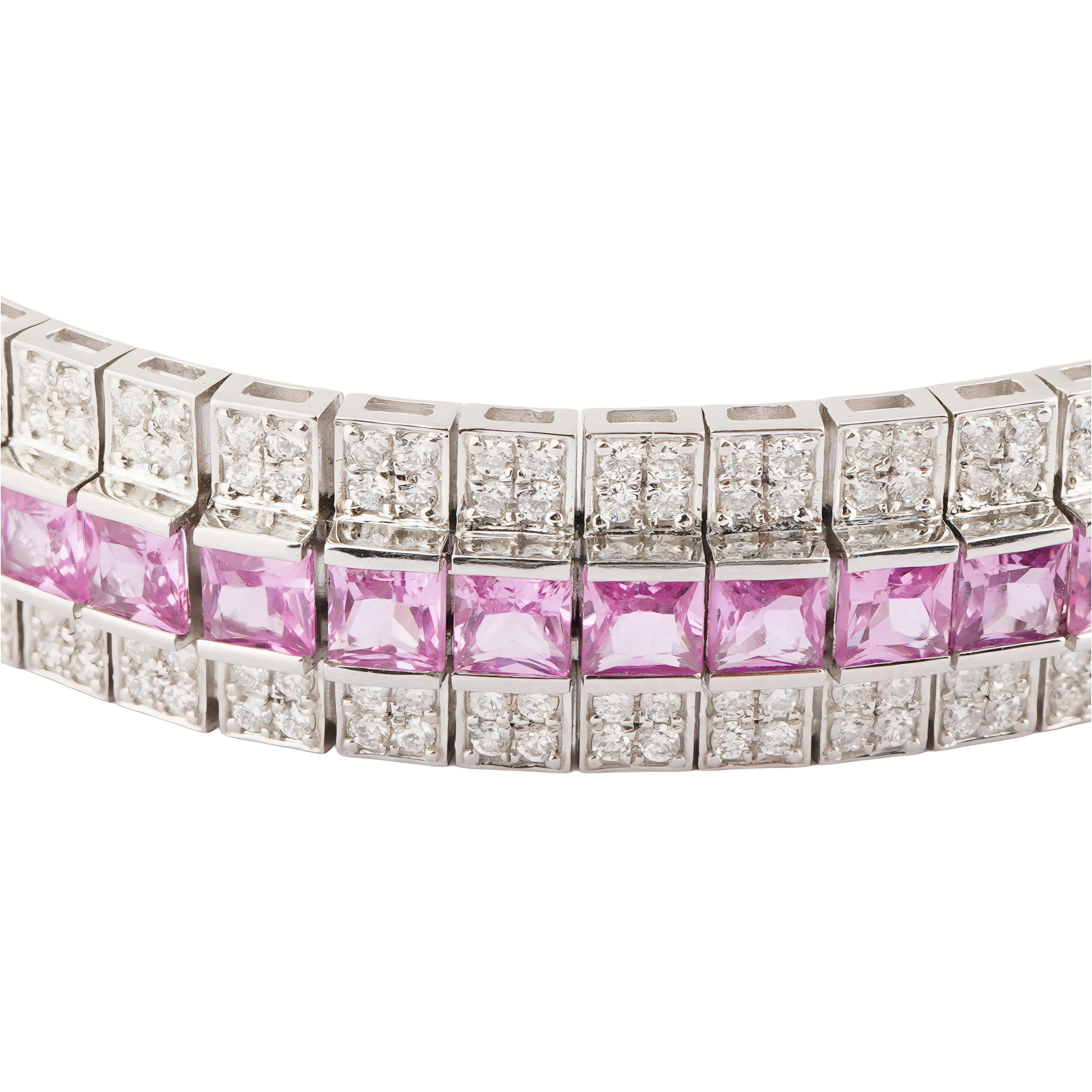 G-Wt = 33,370 gm

N-Wt = 29,926 gm 

ZAFFIRO ROSA = 14,240 carati

ROUNG DI DIAMANTE = 2,980 carati 

SEGUICI SU INSTA (divinejewellerylounge)

CODICE = PS