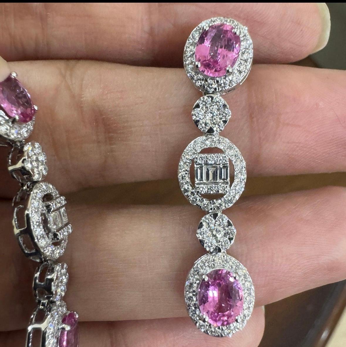 Orecchino con zaffiro rosa naturale @ diamante in oro 18 carati In condizioni Nuovo in vendita a jaipur, IN