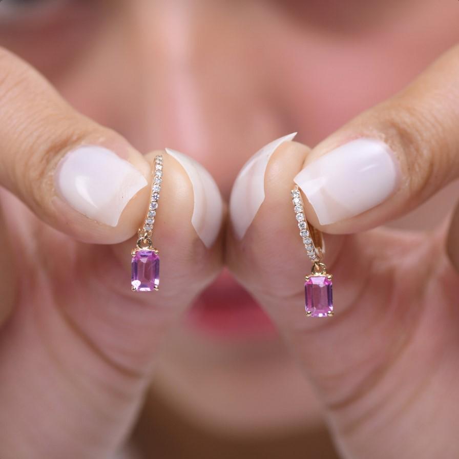 Boucles d'oreilles saphir rose naturel et diamant en or 14k Neuf - En vente à New York, NY