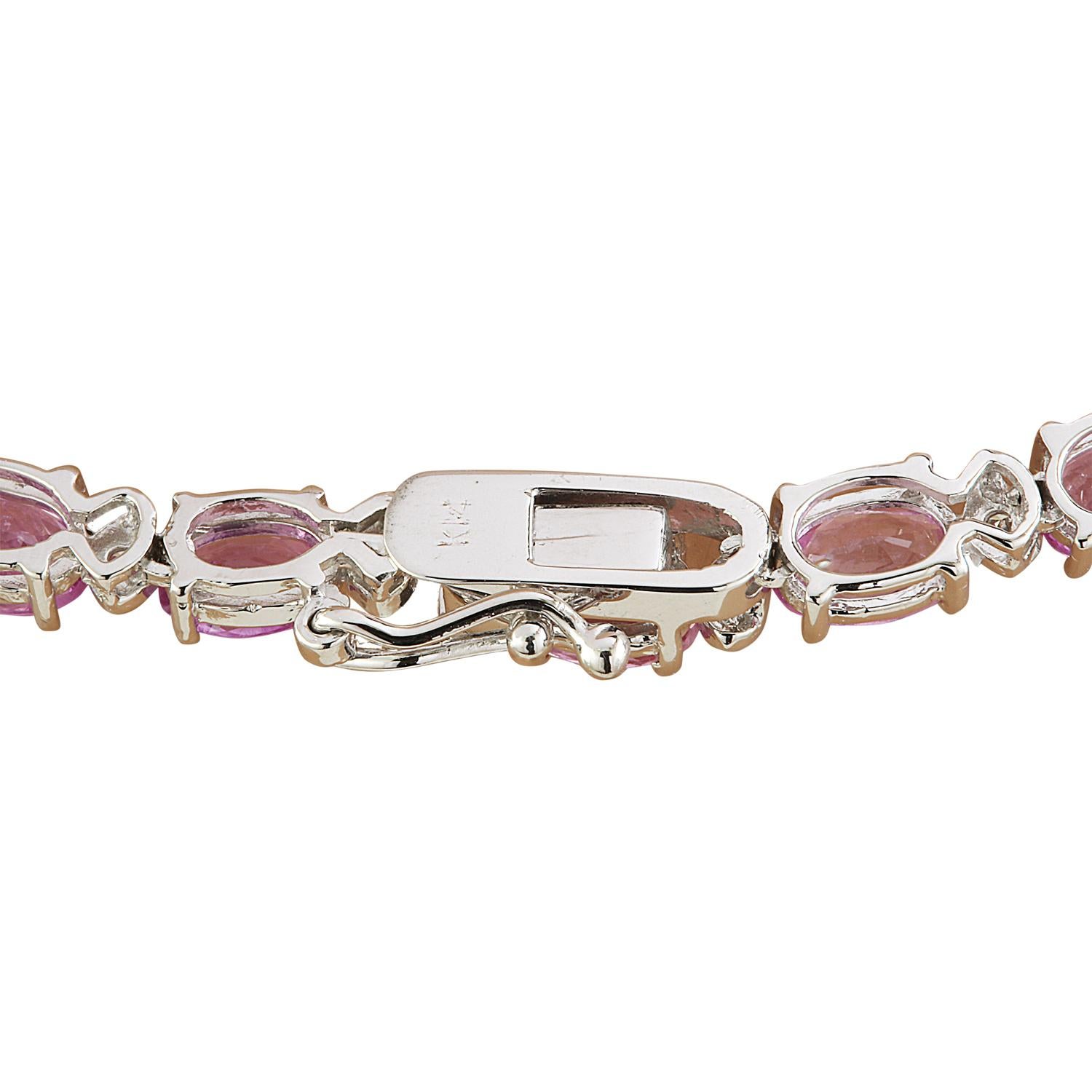 Taille ovale Collier en or blanc 14 carats avec saphir rose naturel et diamants en vente