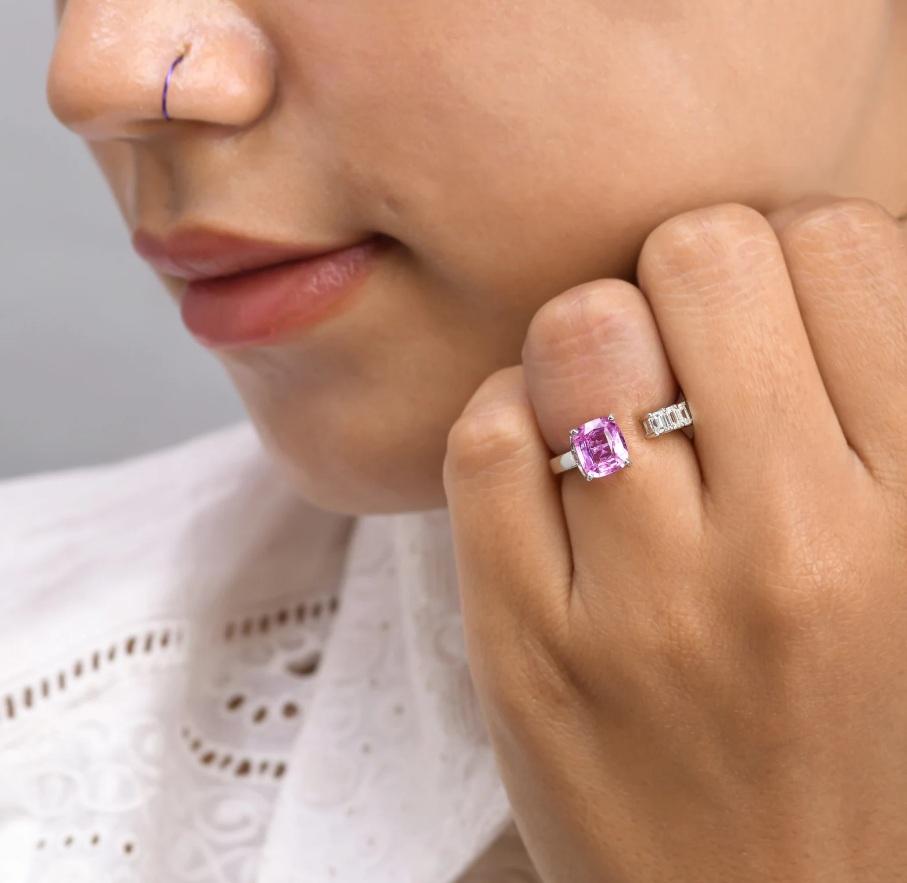 Ring mit natürlichem rosa Saphir-Diamant aus 18 Karat Gold im Angebot 2