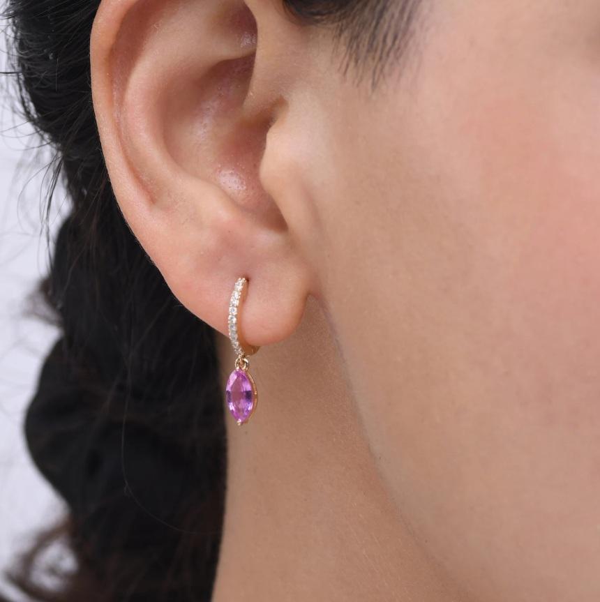 Orecchini con zaffiro rosa naturale e diamante in oro 18 carati In condizioni Nuovo in vendita a jaipur, IN