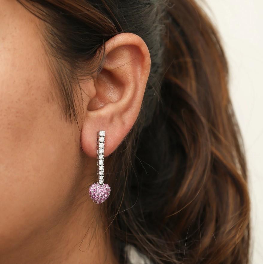 Ohrring aus natürlichem rosa Saphir in 18 Karat Gold im Angebot 1
