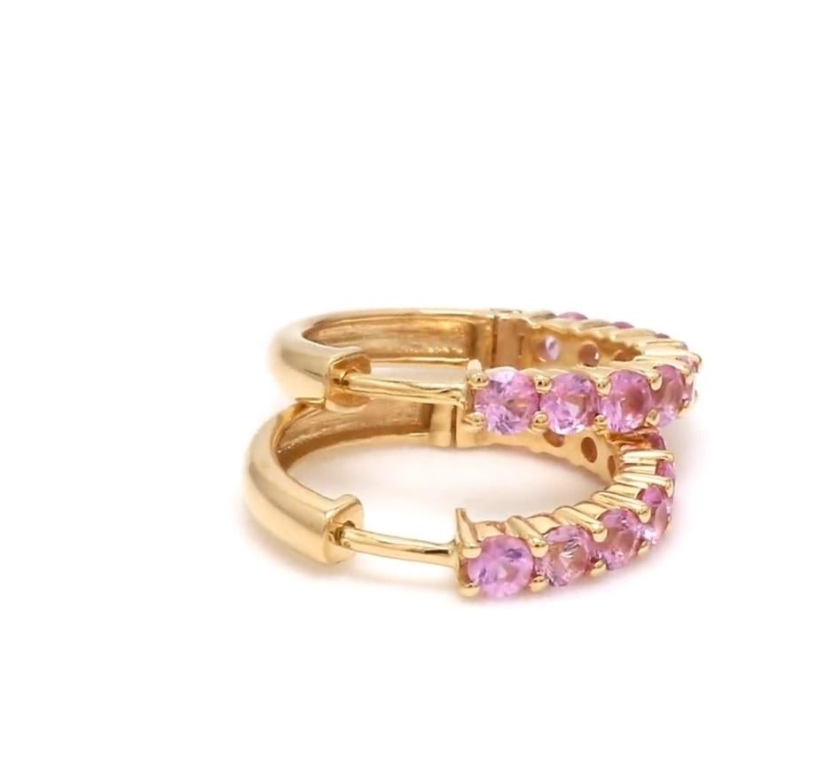 Pendientes mini aros redondos zafiro rosa oro  Pendientes de zafiro rosa natural engastados en oro  Pendientes aros zafiro rosa talla redonda oro

DETALLES DE LA GEMA :
✦ Piedra : Zafiro rosa
✦ Tipo de piedra preciosa : Natural
✦ Tamaño de la gema :