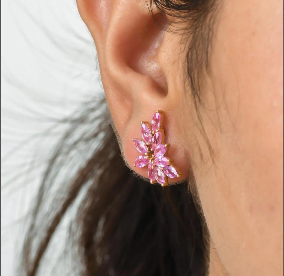 Boucles d'oreilles saphir rose naturel en or 18 carats Pour femmes en vente