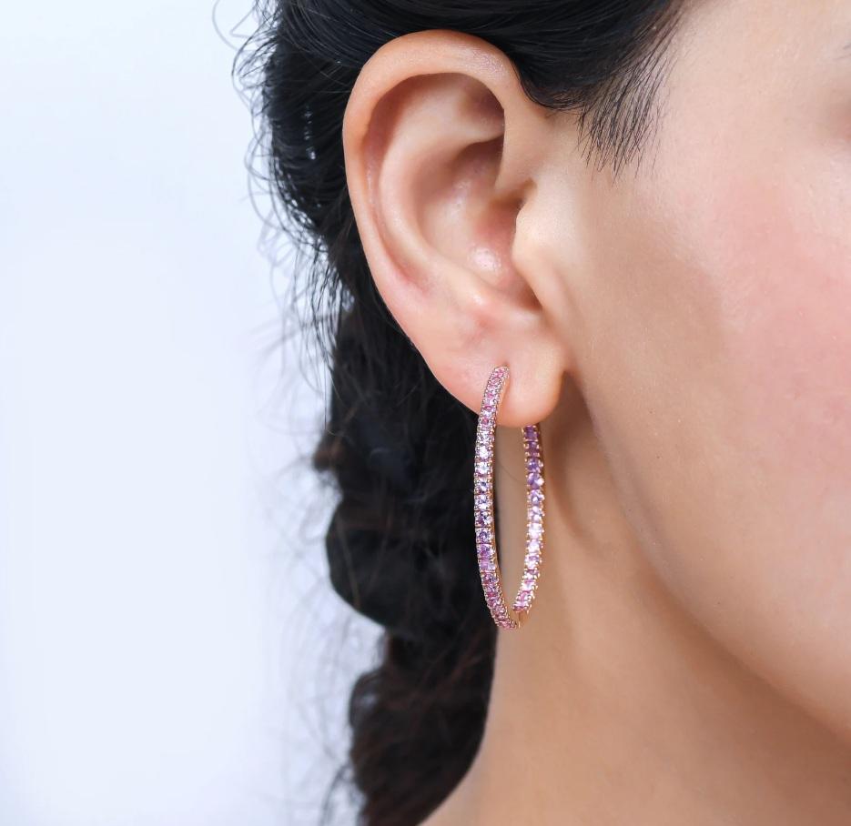 Natural pink sapphire earrings in 18k gold For Sale 1