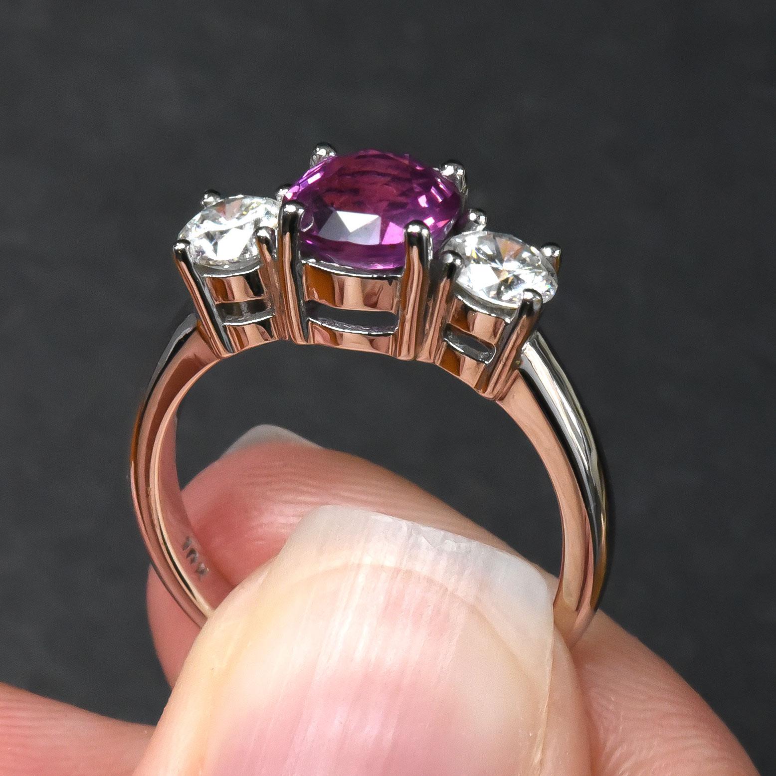 Natural Pink Sapphire Gemstone 1.99 cts in 18K White Gold Ring with Diamonds For Sale 1