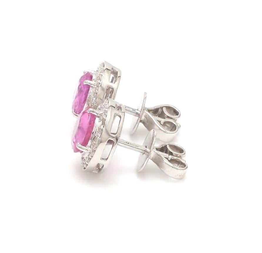 Orecchini a perno con zaffiro rosa naturale e diamante in oro 18 carati in vendita 1