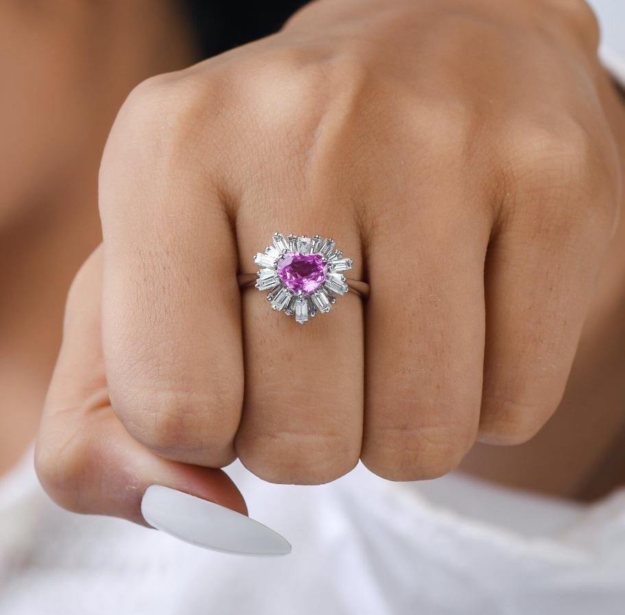 Taglio Asscher Anello con zaffiro rosa naturale e diamante in oro in vendita
