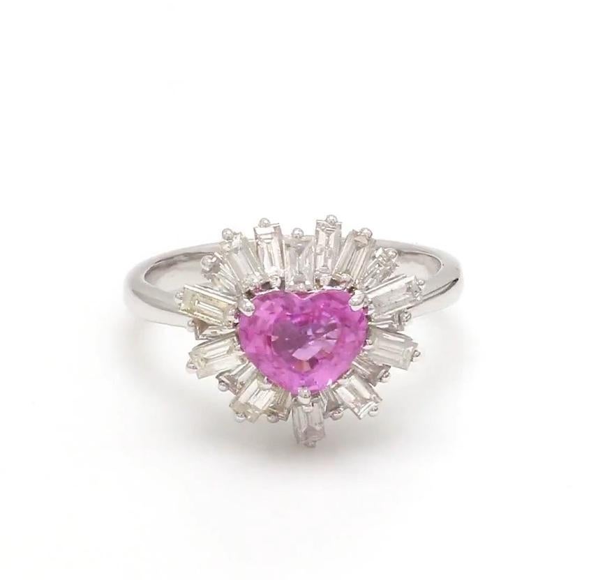 Bague cœur en saphir rose naturel en or 18 carats en vente 6
