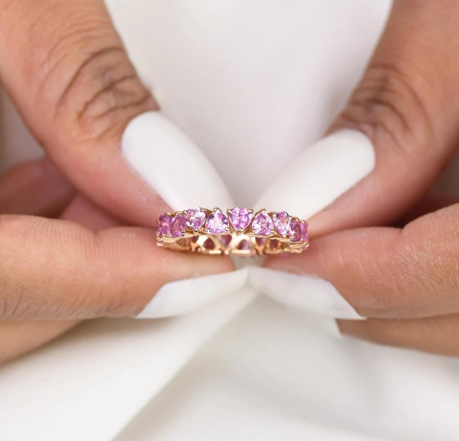 Donna Anello a cuore con zaffiro rosa Nature in oro 14k in vendita