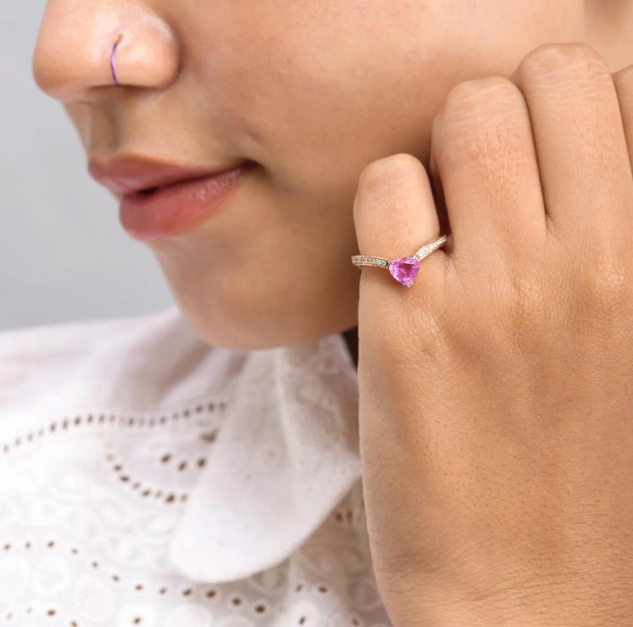 Natürlicher rosa Saphir-Herzring mit Diamant in 18 Karat Gold im Angebot 2