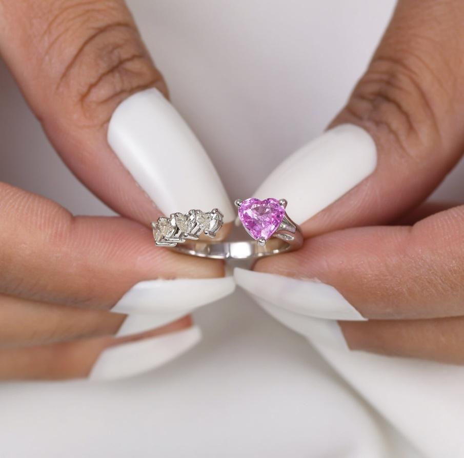 Taglio Asscher Zaffiro rosa Nature  anello con diamante a forma di cuore in oro 18k in vendita