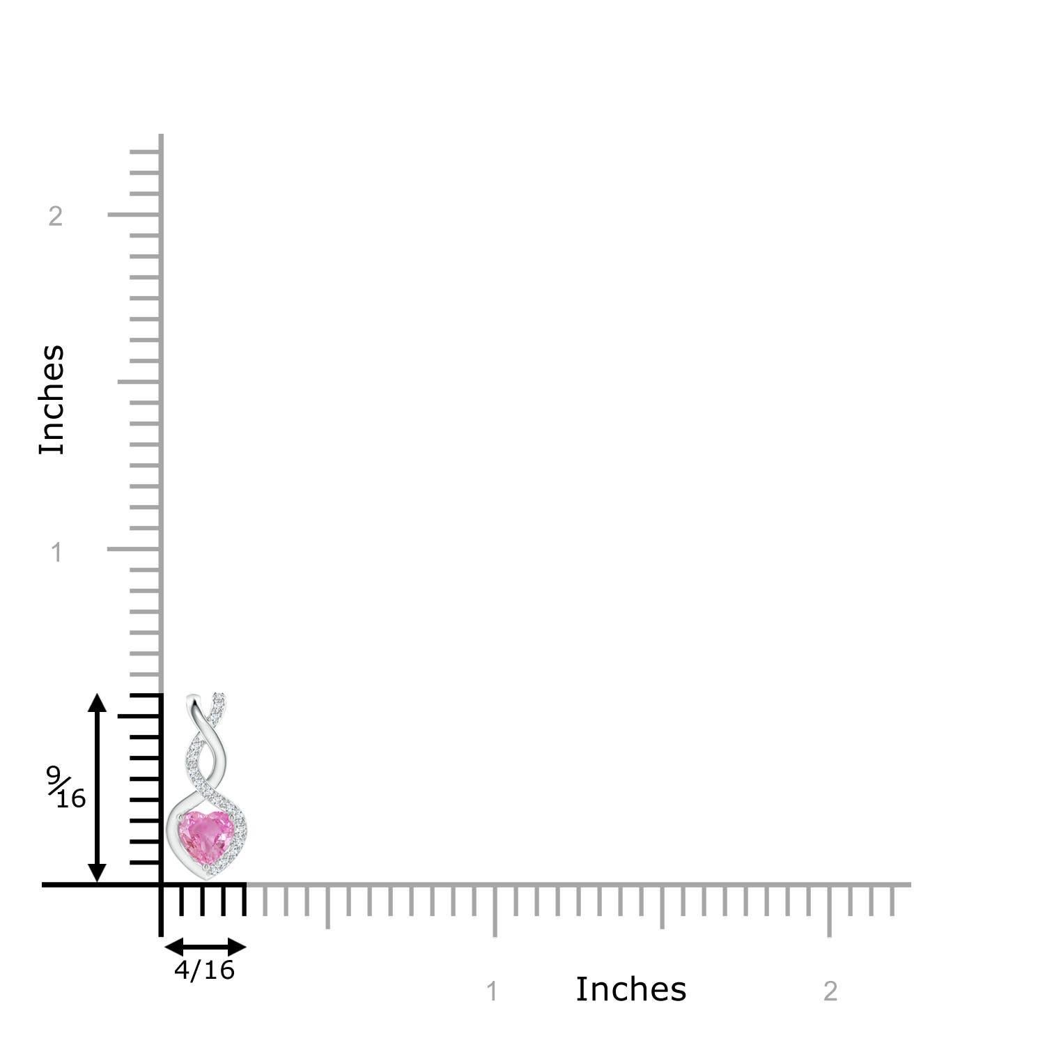 Une bande cloutée de diamants s'entrelace avec une bande de métal lustré pour former une infinité ornée. Un charmant saphir rose en forme de cœur, serti sur un anneau, flotte au milieu de cette gracieuse infinité. Les diamants étincelants confèrent