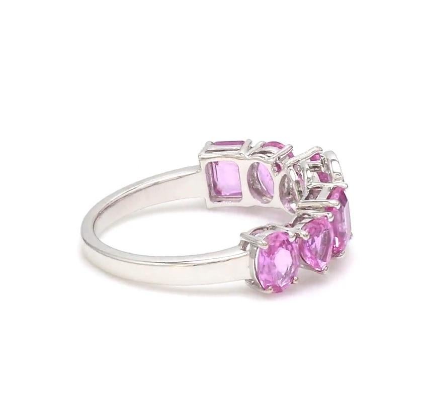 Anello alfabetico con lettera S in zaffiro rosa naturale in oro 18 carati In condizioni Nuovo in vendita a jaipur, IN