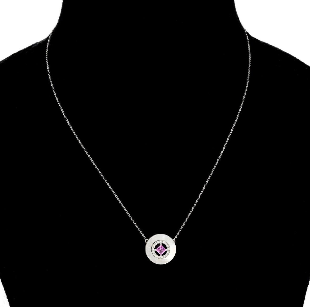Anhänger mit natürlichem rosa Saphir, Perlmutt und Diamanten aus 18 Karat Gold im Zustand „Neu“ im Angebot in jaipur, IN