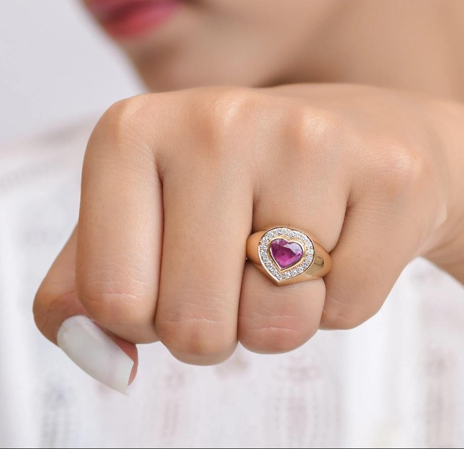 Ring mit natürlichem rosa Saphir aus 18 Karat Gold im Angebot 5