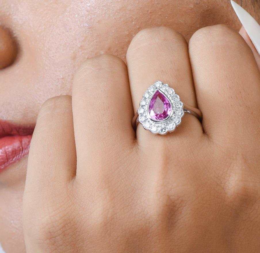 Ring mit natürlichem rosa Saphir aus 18 Karat Gold im Angebot 4