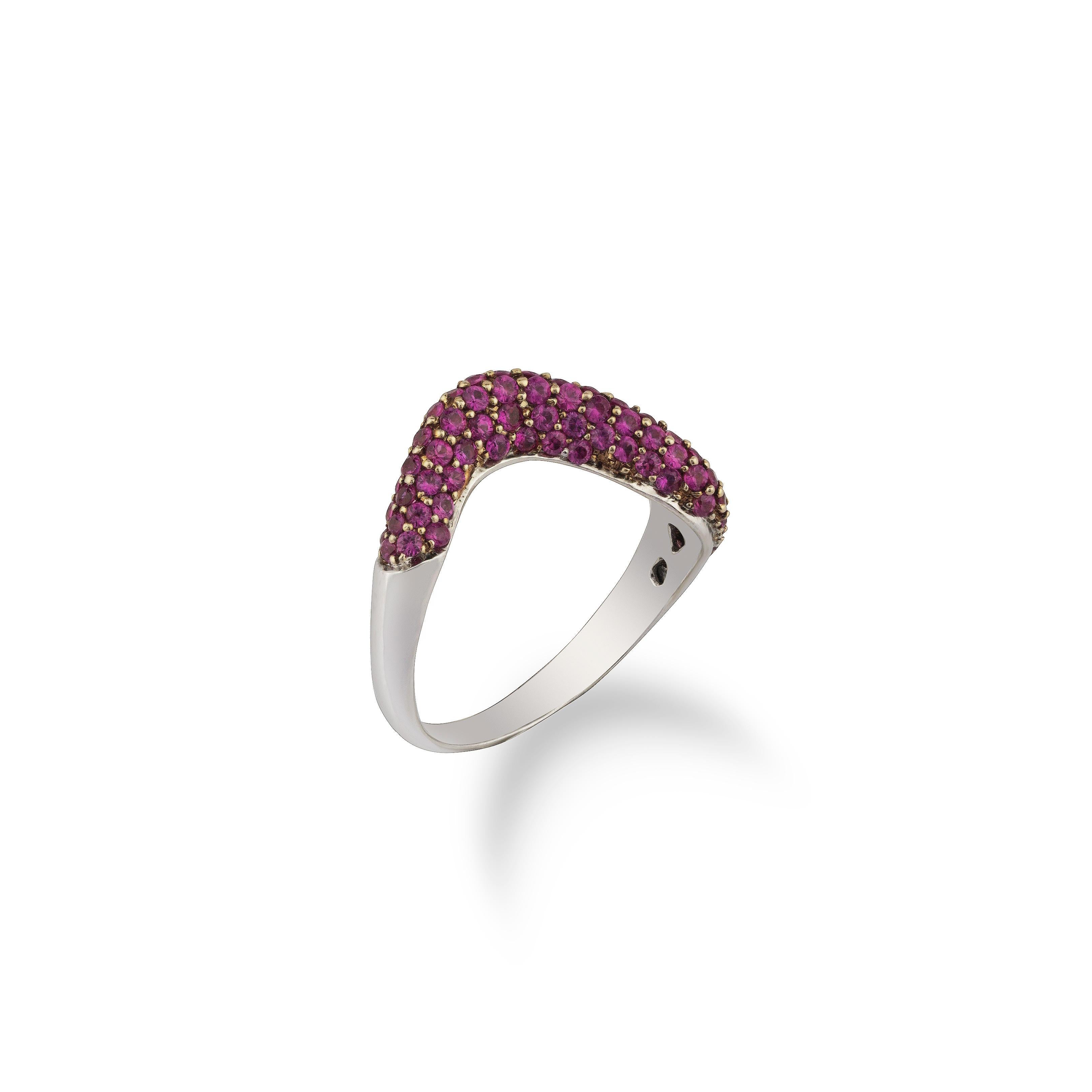 Women's Natural Pink Sapphire Ring with 1.57 Carsts in 18k Gold  For Sale