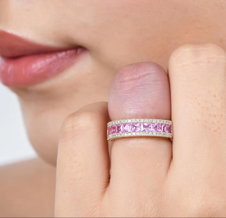 Natural pink sapphire ringin 18k gold In condizioni Nuovo in vendita a jaipur, IN